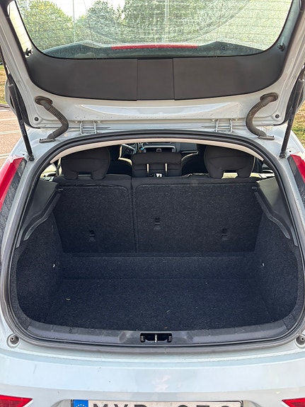 Volvo V40 14 of 15