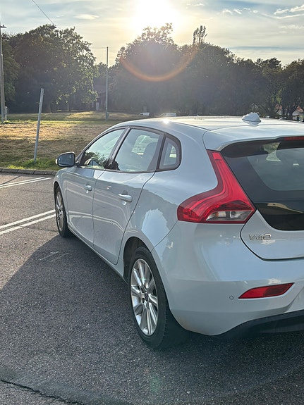 Volvo V40 6 of 15