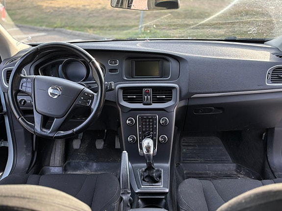 Volvo V40 11 of 15