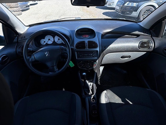 Peugeot 206 14 of 21