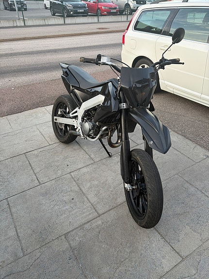 Aprilia 50 CC 2 of 6