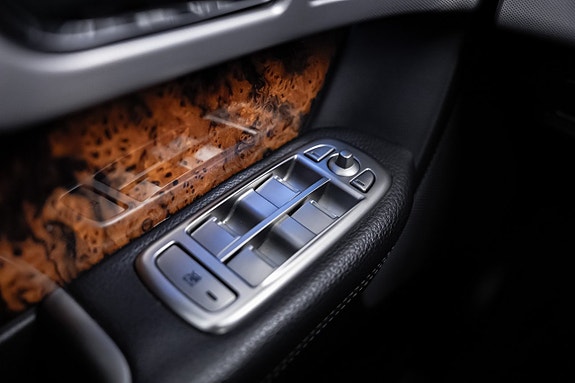 Jaguar XF 19 of 30