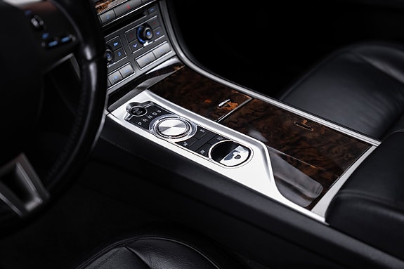 Jaguar XF 15 of 30