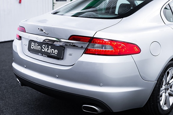 Jaguar XF 13 of 30