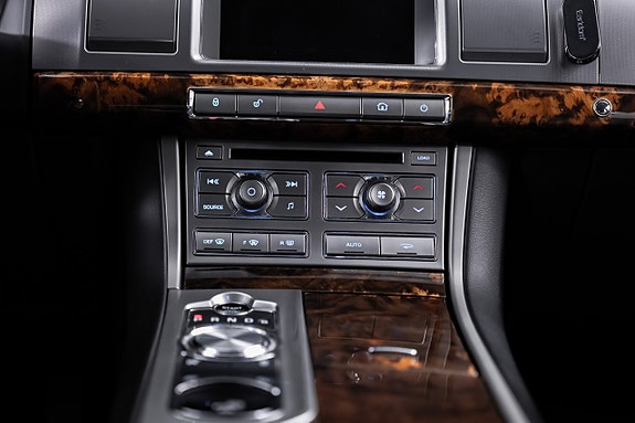 Jaguar XF 24 of 30