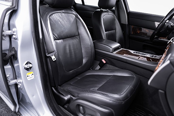Jaguar XF 28 of 30