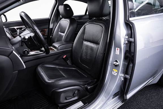 Jaguar XF 26 of 30