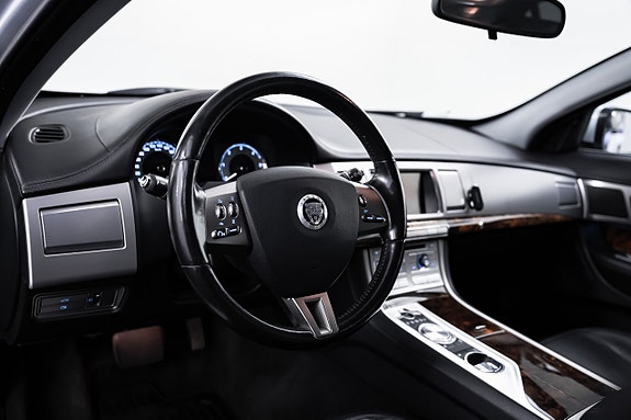 Jaguar XF 14 of 30