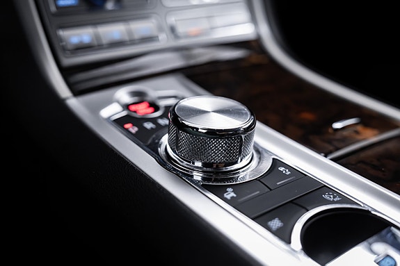 Jaguar XF 23 of 30