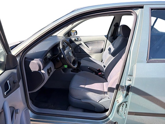 Skoda Octavia 13 of 23