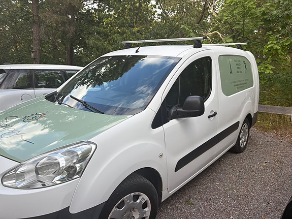 Peugeot Partner 3 of 8