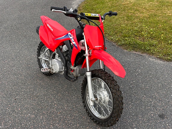 Honda CRF 110 3 of 8