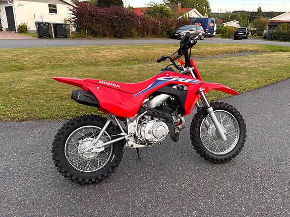 Honda CRF 110 2 of 8
