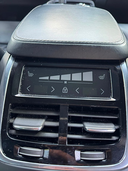 Volvo XC90 28 of 30