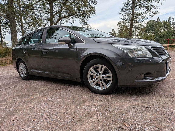 Toyota Avensis 5 of 6