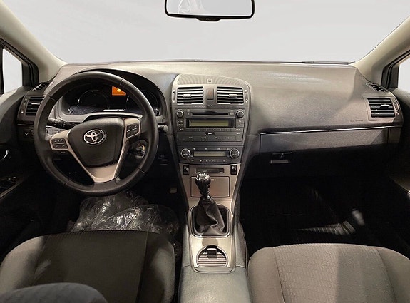 Toyota Avensis 6 of 6