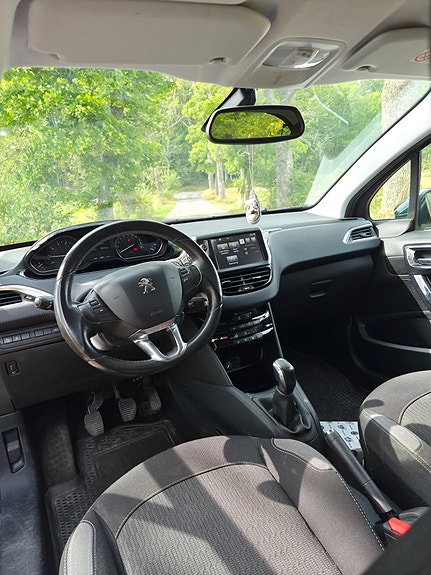 Peugeot 208 6 of 12