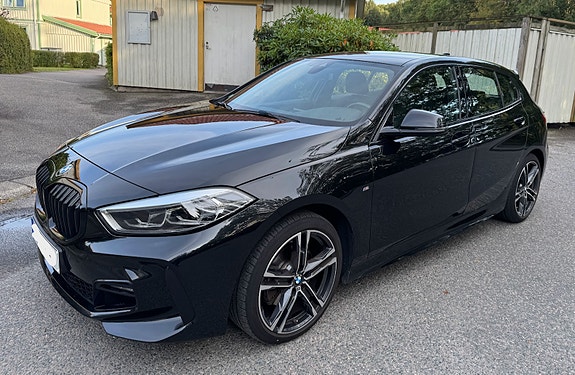 BMW 118i 2 of 21