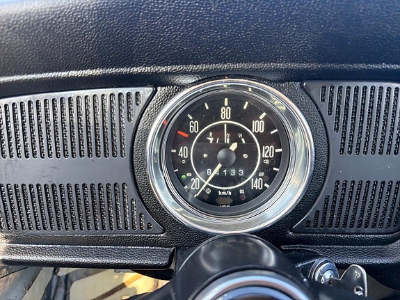 Volkswagen 1500 11 of 25