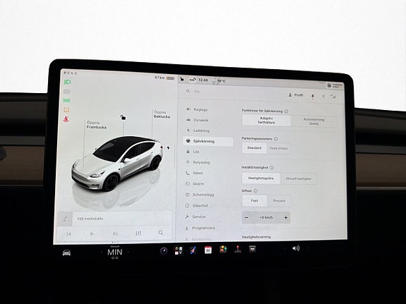 Tesla Model Y 23 of 29
