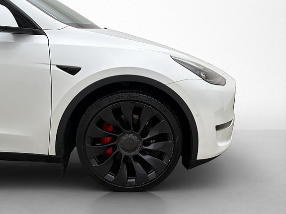 Tesla Model Y 29 of 29