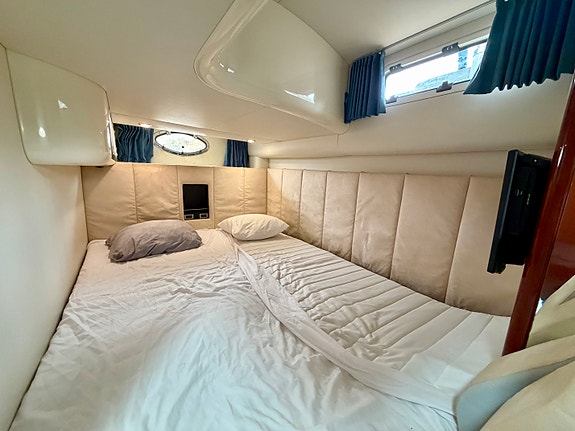 Fairline Targa 40 – uppdaterad 2026 / 9 kW elverk / AC / bog & akterpropeller 12 of 14