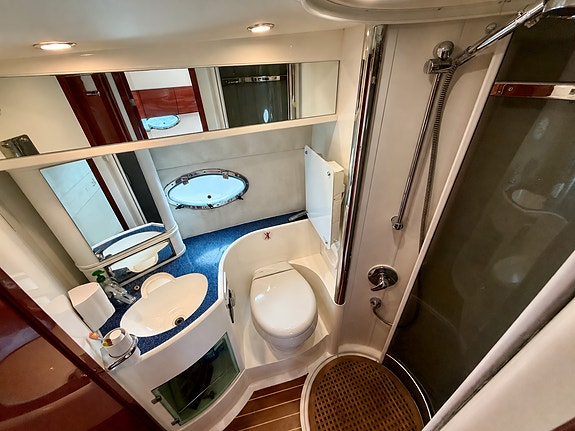Fairline Targa 40 – uppdaterad 2026 / 9 kW elverk / AC / bog & akterpropeller 13 of 14