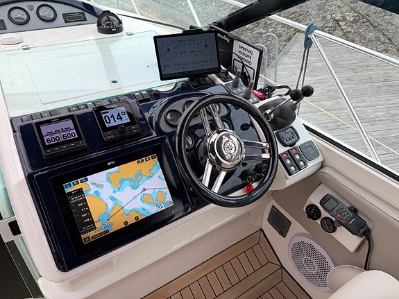 Fairline Targa 40 – uppdaterad 2026 / 9 kW elverk / AC / bog & akterpropeller 7 of 14