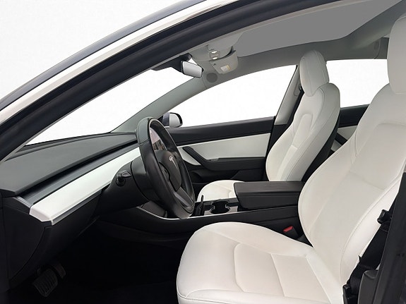 Tesla Model 3 13 of 30