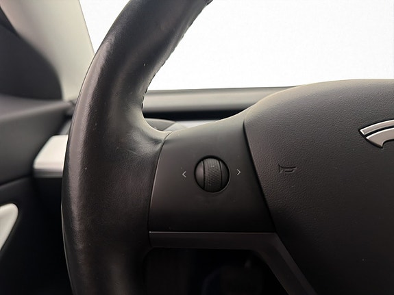 Tesla Model 3 18 of 30