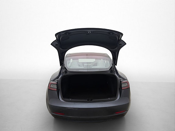 Tesla Model 3 9 of 30