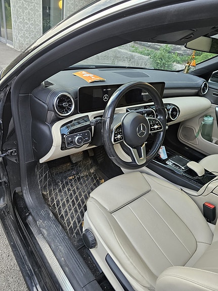 Mercedes-Benz CLA200 5 of 5