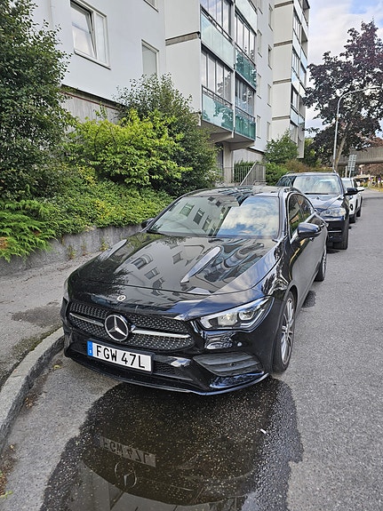 Mercedes-Benz CLA200 2 of 5