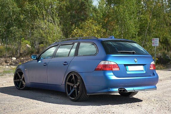 BMW 525i 2 of 5