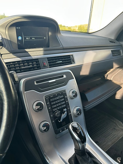 Volvo V70 9 of 9