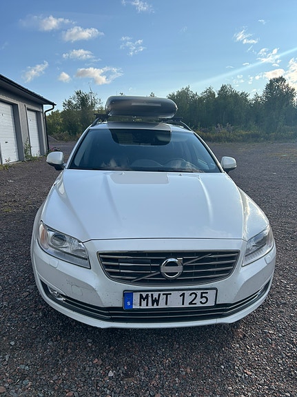 Volvo V70 2 of 9