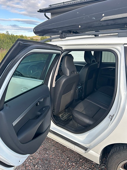 Volvo V70 8 of 9