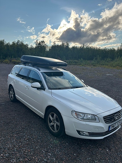 Volvo V70 3 of 9