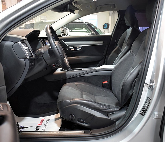 Volvo V90 8 of 29