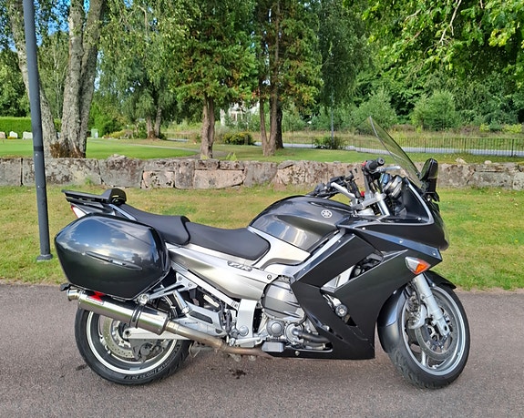 Yamaha FJR1300 3 of 12