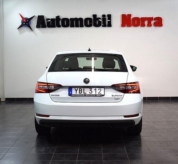Skoda Superb 4 of 19