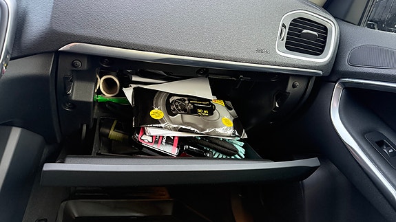 Volvo V40 10 of 30