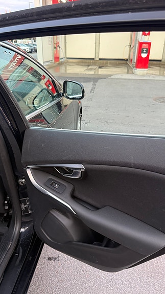 Volvo V40 24 of 30