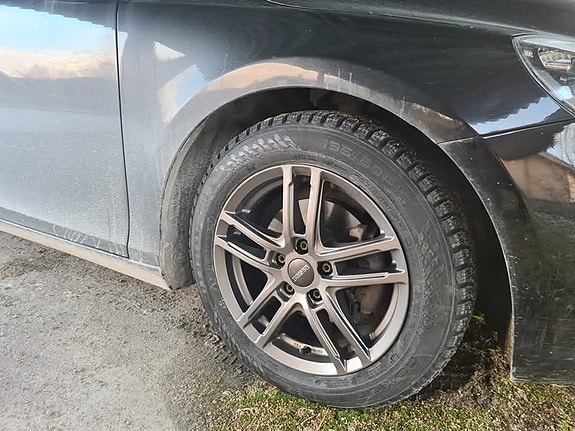 Volvo V40 5 of 30