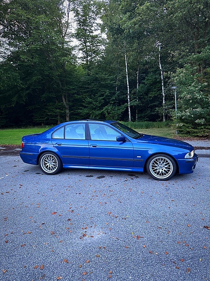 BMW 530i 2 of 13