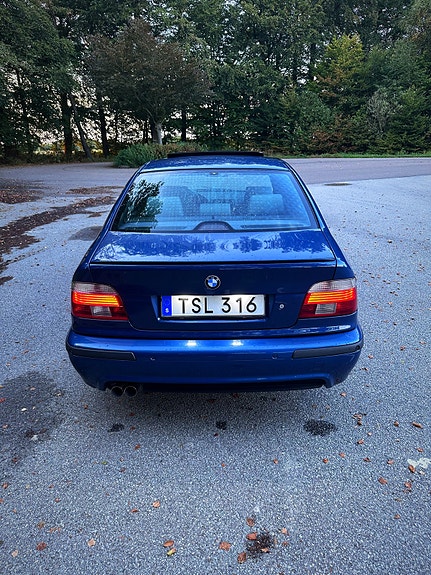 BMW 530i 4 of 13