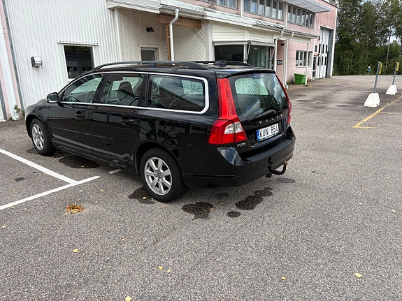 Volvo V70 4 of 10