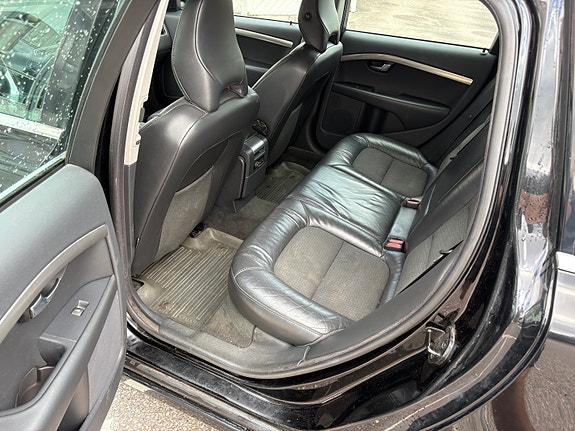 Volvo V70 7 of 10