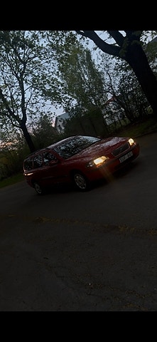 Volvo V70 3 of 3