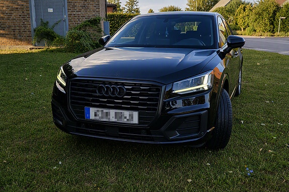 Audi Q2 2 of 13